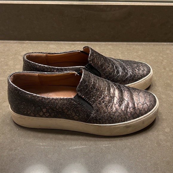 Frye Slip on Alligator Shoes - Picture 2 of 6